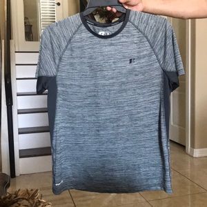 Russell athletic short sleeve shirt gray size medium